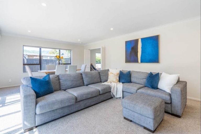 Photo of property in 4 Wakefield Grove, Waikanae, 5036