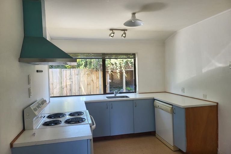 Photo of property in 2/21 College Road, Northcote, Auckland, 0627