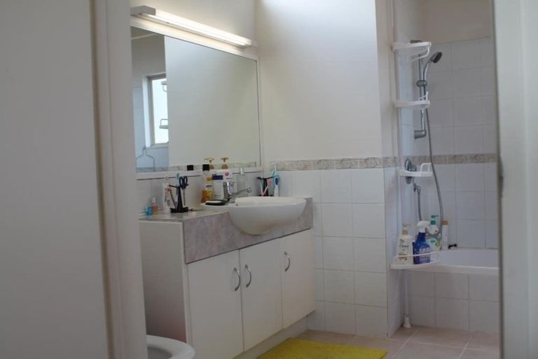 Photo of property in 2/86 Birkenhead Avenue, Birkenhead, Auckland, 0626