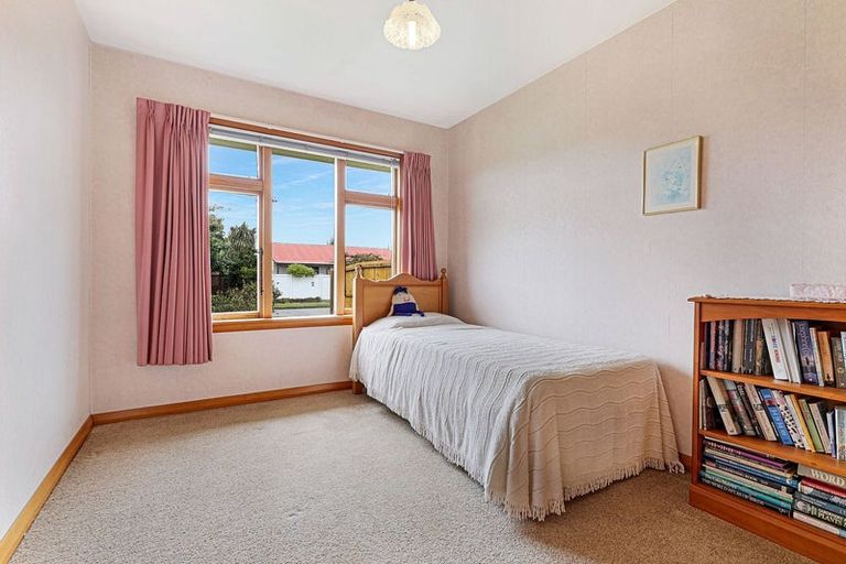 Photo of property in 1 Shaftesbury Street, Avonhead, Christchurch, 8042