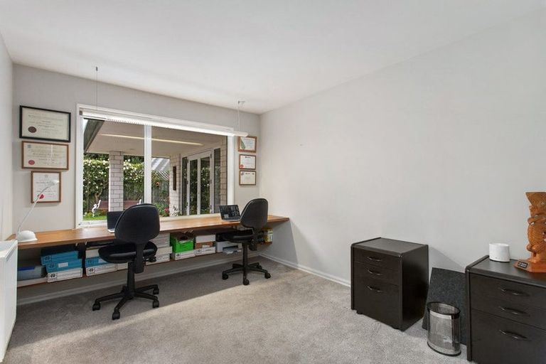 Photo of property in 2/7 Kelson Lane, Ilam, Christchurch, 8041
