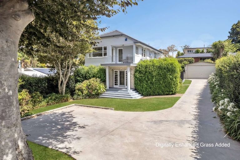 Photo of property in 67 Forest Lake Road, Forest Lake, Hamilton, 3200