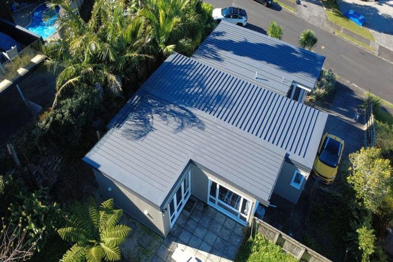 Photo of property in 6 Anchor Place, Beach Haven, Auckland, 0626