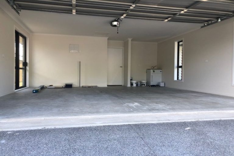 Photo of property in 8 Tapuhikura Street, Waikanae, 5036