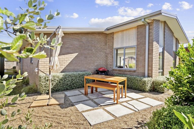 Photo of property in 38 Jarrett Terrace, Leamington, Cambridge, 3432