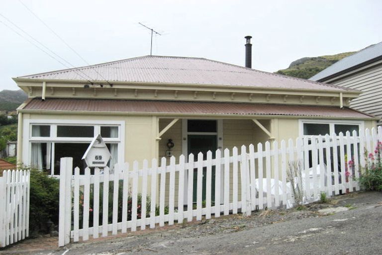 Photo of property in 69 Canterbury Street, Lyttelton, 8082