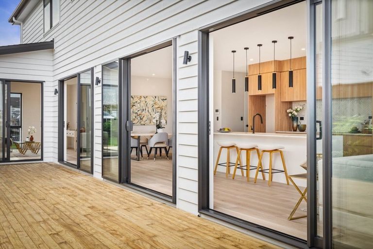 Photo of property in 8 Fender Place, Long Bay, Auckland, 0630