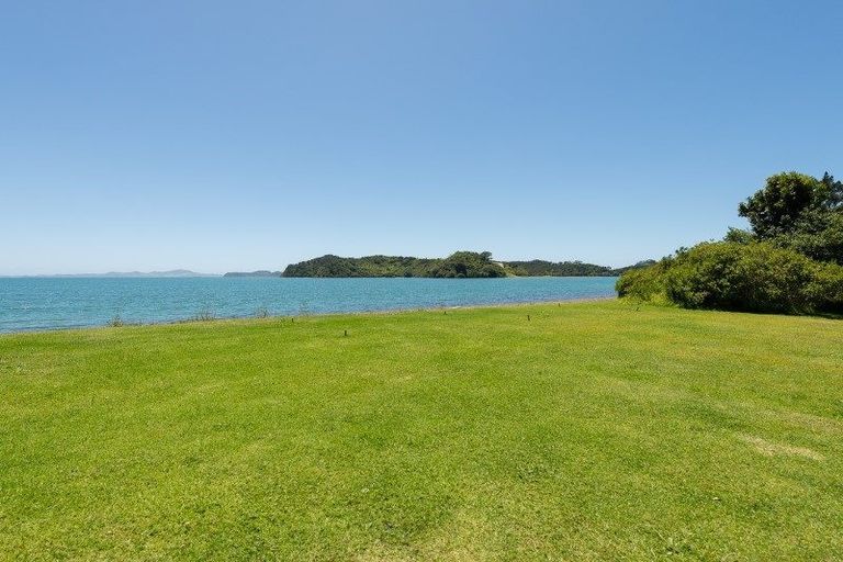 Photo of property in 250 Paroa Bay Road, Russell, 0272
