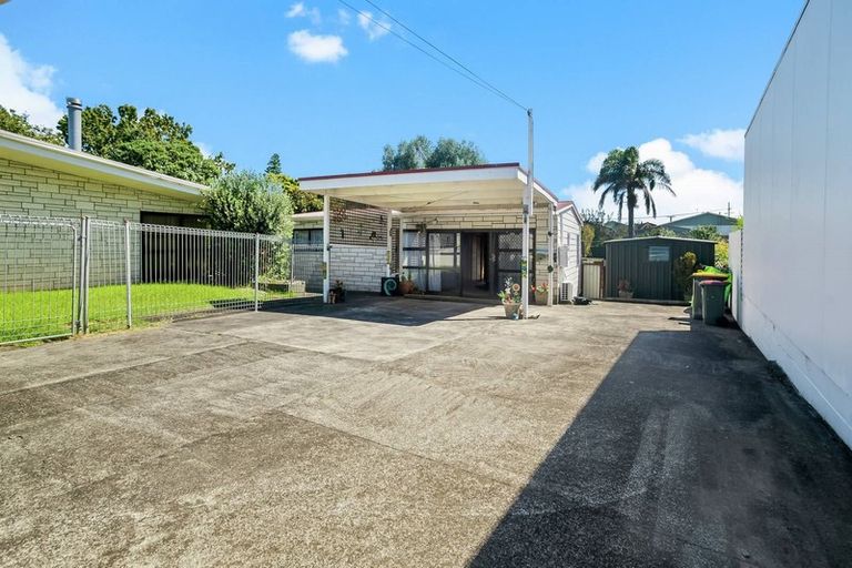 Photo of property in 2/23 Swan Crescent, Pakuranga, Auckland, 2010