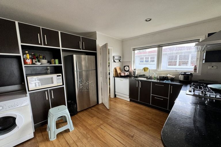 Photo of property in 18 Luton Avenue, Sunnyhills, Auckland, 2010