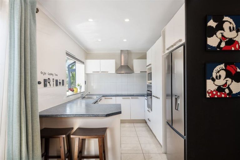 Photo of property in 85 Buscomb Avenue, Henderson, Auckland, 0610