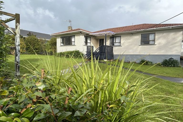 Photo of property in 20 Kauri Glen Road, Northcote, Auckland, 0627