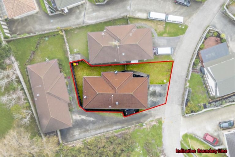 Photo of property in 2/23 Lowburn Place, Clover Park, Auckland, 2019