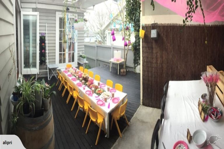 Photo of property in 1/15 Hemi Street, Narrow Neck, Auckland, 0622