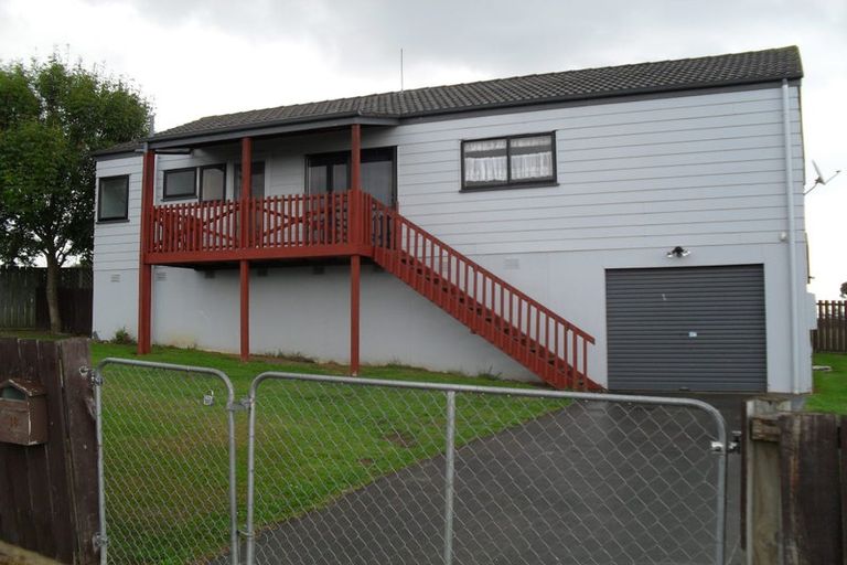 Photo of property in 18 Kopara Place, Clendon Park, Auckland, 2103