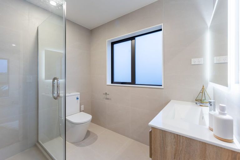 Photo of property in 14 Ringi Lane, Orewa, 0931