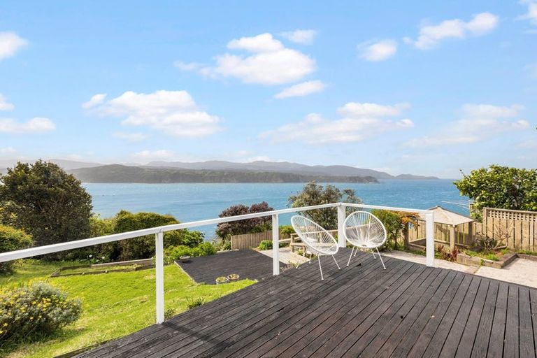 Photo of property in 7 Bowes Crescent, Strathmore Park, Wellington, 6022