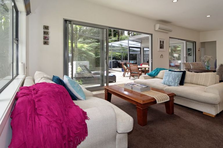 Photo of property in 24 Ngaio Road, Titirangi, Auckland, 0604