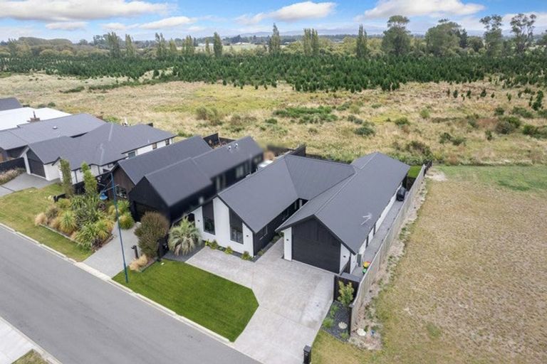 Photo of property in 55 Te Hurunui Drive, Pegasus, 7612