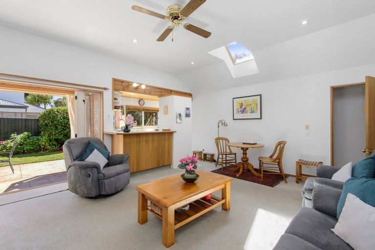 Photo of property in 2/6 Penhelig Place, Burnside, Christchurch, 8053