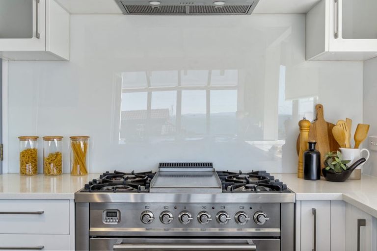 Photo of property in 1/14 Marama Street, Castor Bay, Auckland, 0620