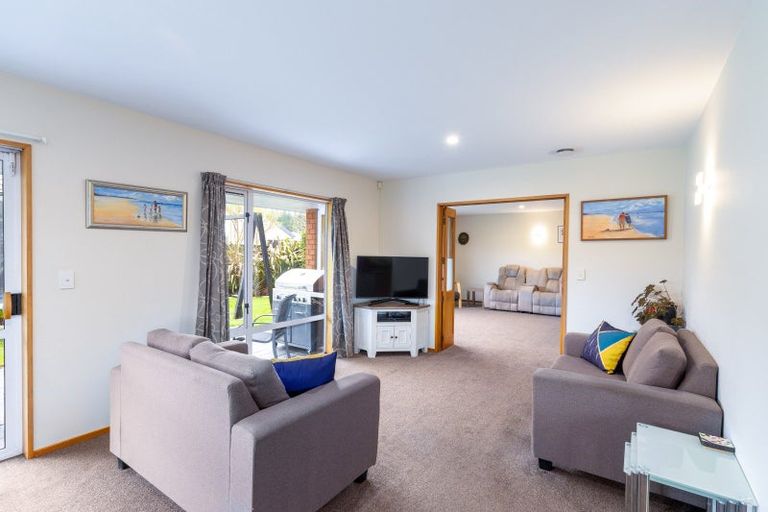 Photo of property in 2 Millcroft Place, Parklands, Christchurch, 8083