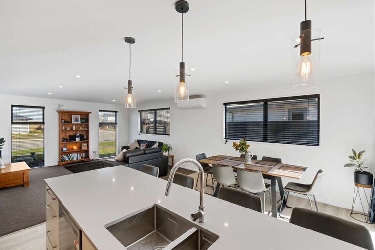 Photo of property in 37 Skibbereen Drive, Halswell, Christchurch, 8025