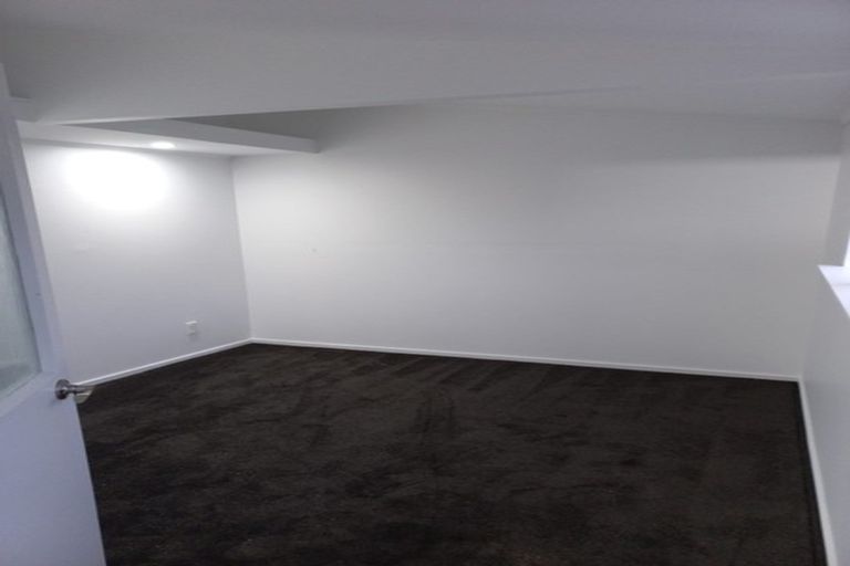 Photo of property in 2/306 Wellington Road, Wainuiomata, Lower Hutt, 5014