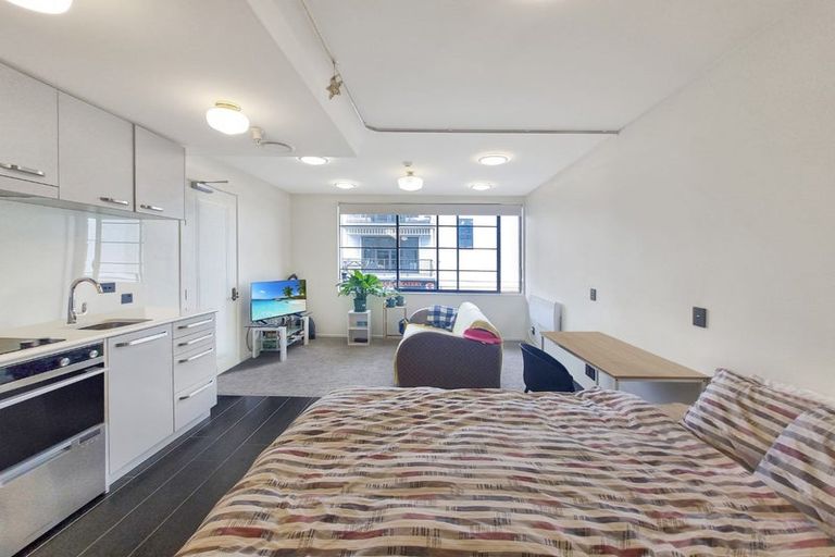 Photo of property in 107/3 Roxburgh Street, Mount Victoria, Wellington, 6011