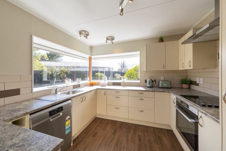 Photo of property in 9 Delta Place, Milson, Palmerston North, 4414