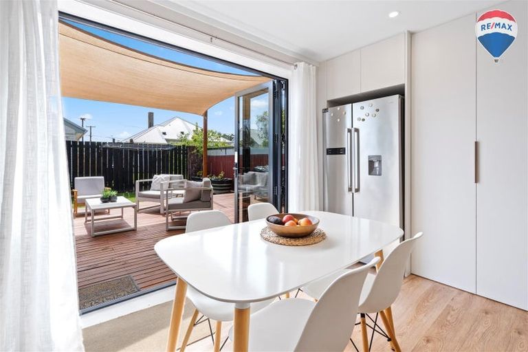 Photo of property in 17 Norton Park Avenue, Fairfield, Lower Hutt, 5011