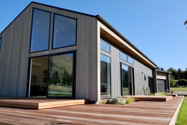 Photo of property in 9 Lakefield Close, Kingston, Athol, 9793