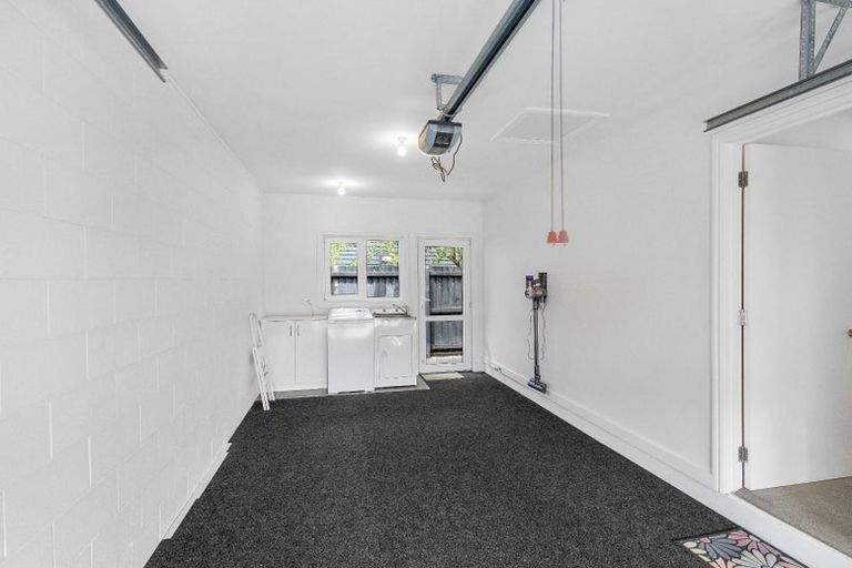 Photo of property in 20 Strowan Road, Strowan, Christchurch, 8052