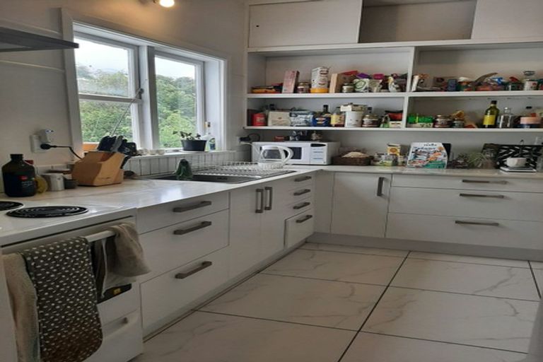 Photo of property in 100 Kelburn Parade, Kelburn, Wellington, 6012