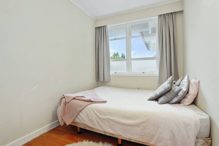 Photo of property in 37 Beaubank Road, Kelston, Auckland, 0602