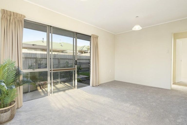 Photo of property in 23 Clemow Road, Fitzroy, New Plymouth, 4312