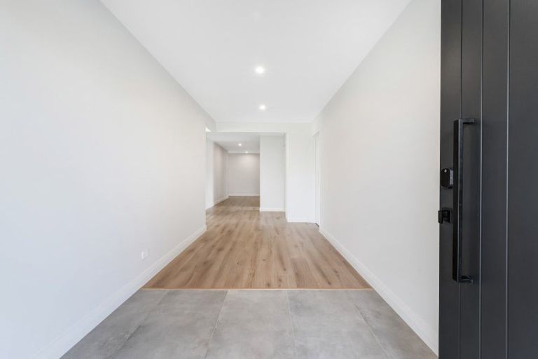 Photo of property in 22 Riverside Way, Clevedon, 2585