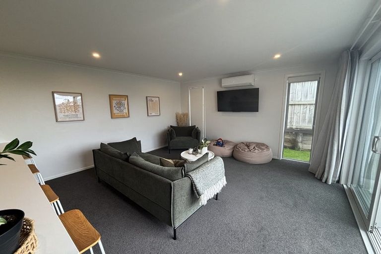 Photo of property in 2/12 Bostonkip Crescent, Fitzroy, Hamilton, 3282