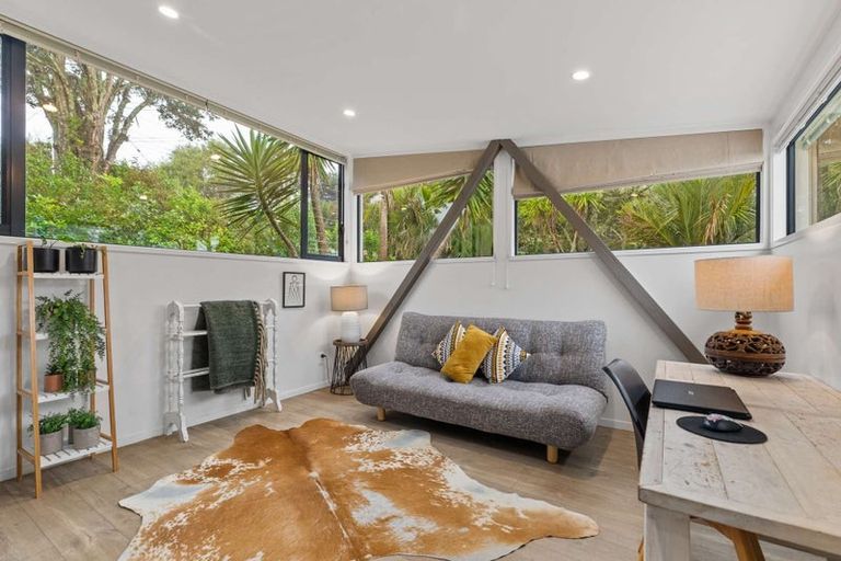 Photo of property in 7 Dorothy Road, Laingholm, Auckland, 0604