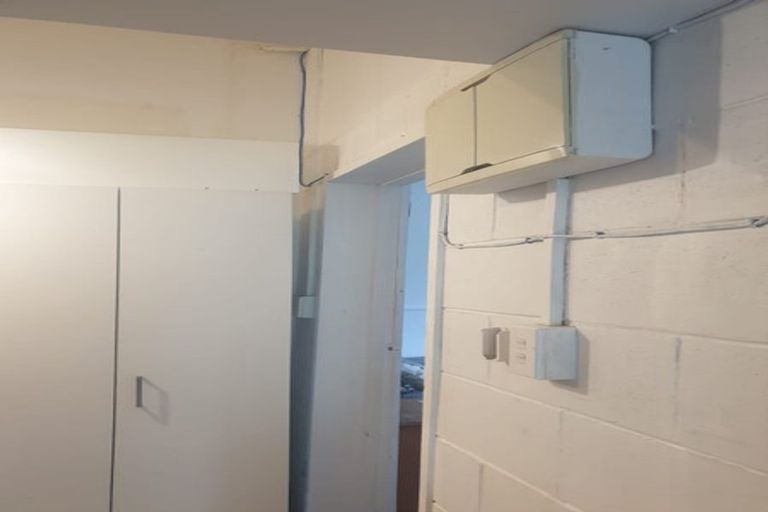 Photo of property in 15 Barker Rise, Northcross, Auckland, 0632