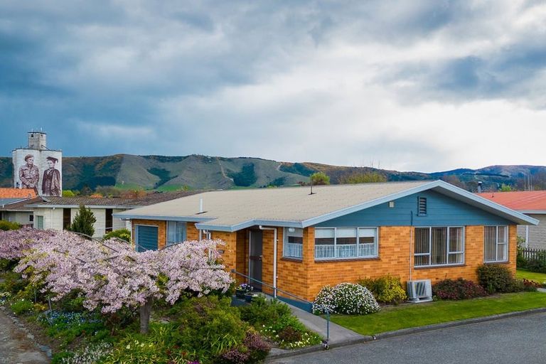 Photo of property in 142 Queen Street, Waimate, 7924