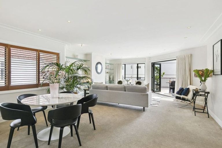 Photo of property in 15/22 Oriental Terrace, Oriental Bay, Wellington, 6011
