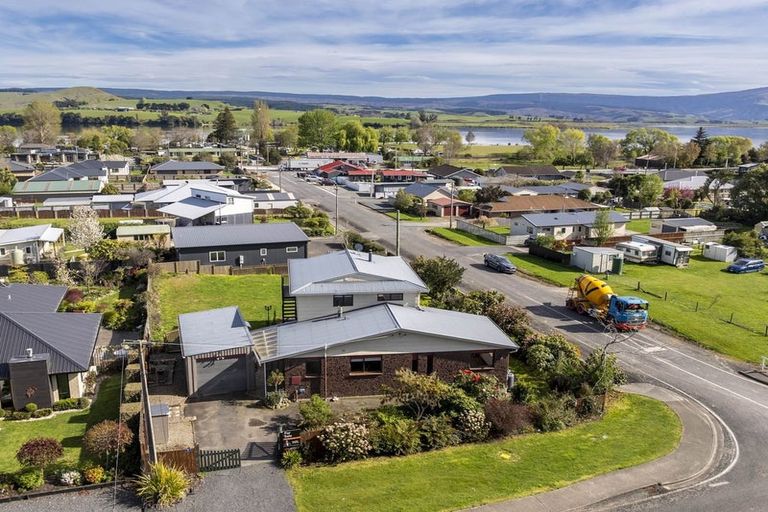 Photo of property in 11 Greenhithe Street, Waihola, Milton, 9073