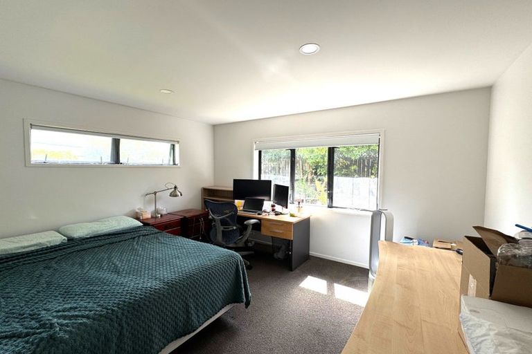 Photo of property in 7 Lone Tree Avenue, Te Atatu Peninsula, Auckland, 0610