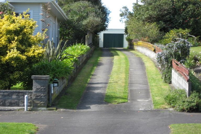 Photo of property in 9a Chilman Street, Strandon, New Plymouth, 4312