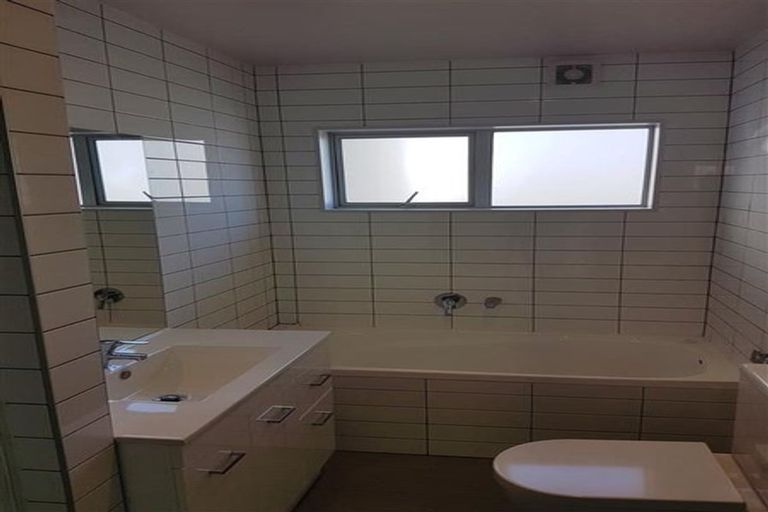 Photo of property in 4c Binsted Road, New Lynn, Auckland, 0600