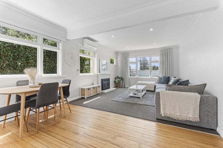 Photo of property in 130 Seaview Road, Westown, New Plymouth, 4310