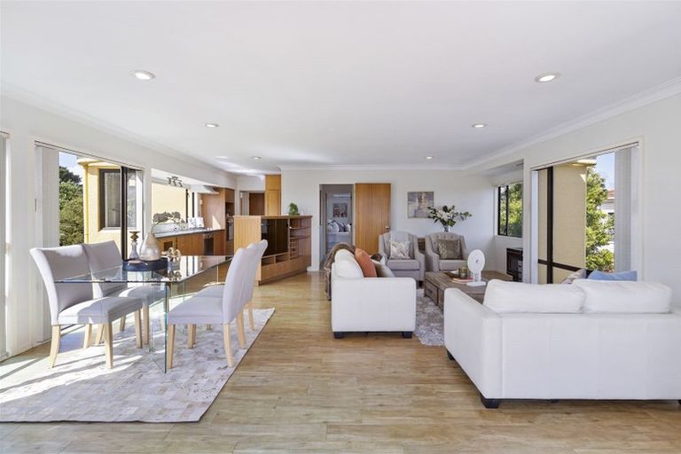 Photo of property in 2/27 Macleans Road, Bucklands Beach, Auckland, 2014