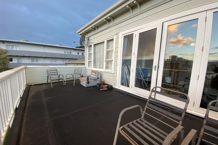 Photo of property in 16 Austin Street, Mount Victoria, Wellington, 6011