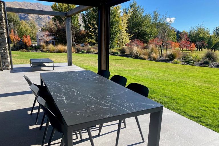 Photo of property in 10 Mccaw Mews, Wanaka, 9305